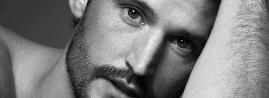 BABOR HerrenpflegeBabor Herrenpflege verleiht eine frisch und vital aussehende, perfekt gepflegte Haut. Die Babor Men Pflegeprodukte erhöhen die Stressresistenz, die Widerstandskraft und die Regenerationstätigkeit der Haut selbst bei extremen Belastungssituationen. Die natürlichen Schutzfunktionen und die Zellmembranen der Haut werden gestärkt. Damit wird langanhaltend der Feuchtigkeitsgehalt in den Hautzellen stabilisiert. Der kraftvolle Wirkstoffkomplex Taurec sorgt für mehr Energie und Vitalität. Er besteht aus energiespendendem Taurin, beruhigendem Hopfen und regenerierendem sibirischen Ginseng. Damit wird die Haut glatter. Sie reagiert weniger empfindlich auf Umwelteinflüsse und Stress. Babor Men bietet die Lösung für eine vitale, leistungsstarke und widerstandsfähige Männerhaut. Denn wer gepflegt auftritt, ist auch erfolgreicher.