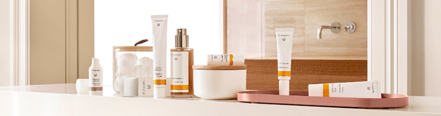 Dr. Hauschka Gesichtspflege.