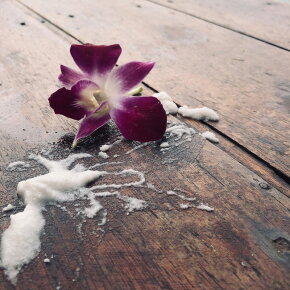 I Want You Naked Coco Glow Scrub 200 ml