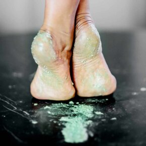 I Want You Naked New Energy Scrub Körperpeeling Zitronengras & Aloe Vera 200 ml