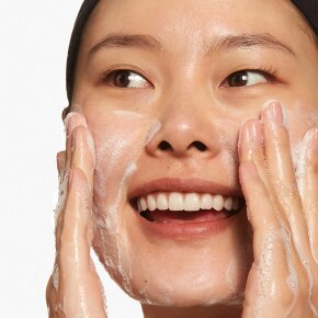 Clinique All About Clean 2-in-1 Cleansing + Exfoliating Jelly Anti-Pollution 150 ml