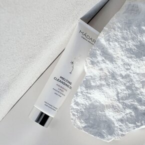 MÁDARA Organic Skincare Melting Cleansing Oil 100 ml
