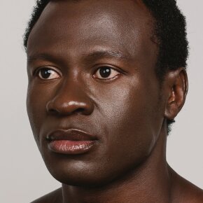 MÁDARA Organic Skincare Skin Equal Soft Glow Foundation SPF15 100 Mocha 30 ml