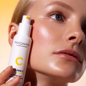 MÁDARA Organic Skincare Vitamin C Illuminating Recovery Cream 50 ml