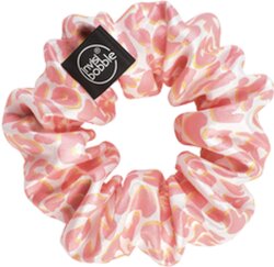 Invisibobble Urban Safari Sprunchie Dressed like a Cheetah