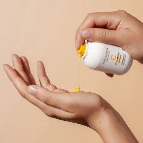 MÁDARA Organic Skincare Vitamin C Intense Glow Konzentrat 30 ml