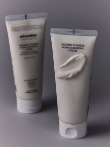 WHAMISA Organic Flowers Foam Cleansing Cream 150 ml