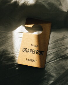L:A Bruket No. 248 Fragrance Tag Grapefruit