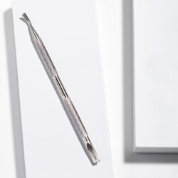 Tweezerman Pushy 2-in1 Nagelhautschieber, geblistet + Nagelreiniger, geblistet 1 Stk.