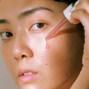 MÁDARA Peel Hyaluron Intense Peel Serum 30 ml