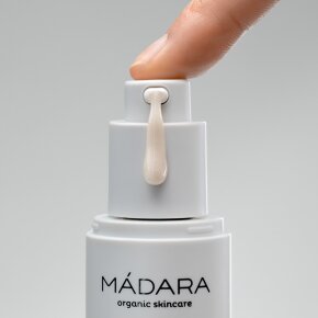 MÁDARA Botanic Niacinamide Alternative 5-in-1 Serum 30 ml