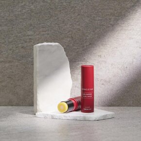 Thank You Farmer Miracle Age Melawring Dual Balm 10 g