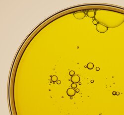 AXIS-Y Biome Resetting Moringa Cleansing Oil 200 ml