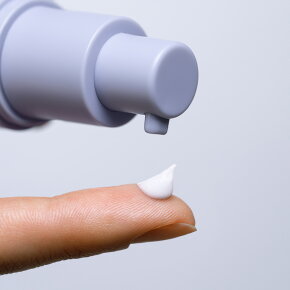 MÁDARA Retinol Alternative Plant-Powered Eye Serum 15 ml