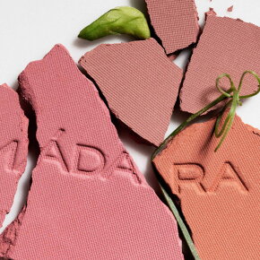MÁDARA Magnetic Blush Mineral Cheek Blusher 6 g #1 Fierce Flame