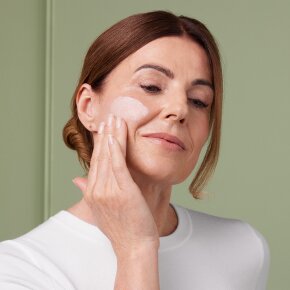 ANNEMARIE BÖRLIND NATUROYALE Silky Cleanser 125 ml