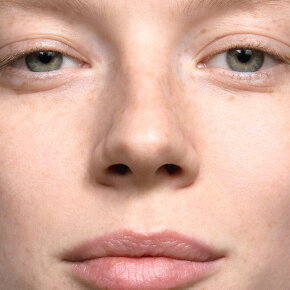 MÁDARA H20 Tint getöntes Hyaluron Serum #1 May Flower 30 ml