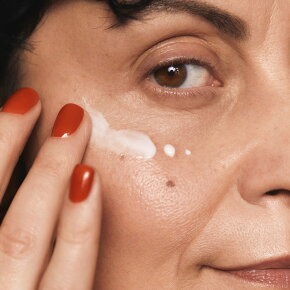 MÁDARA Age Pro Contour Anti-Falten Augencreme 15 ml