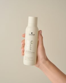 Schwarzkopf Professional BLONDME Care Bond Repair Brightening Shampoo 300 ml